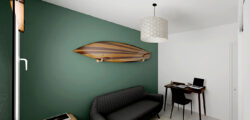 Bureau avec canapé et planche de surf