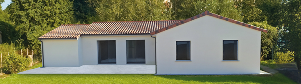 Construction d'une maison neuve avec terrasse et garage