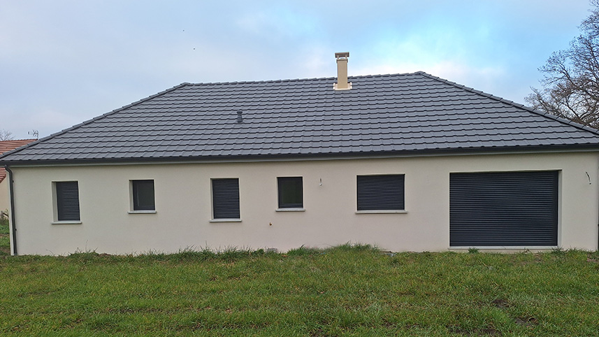 Maison de plain pied moderne en Creuse avec garage intégré